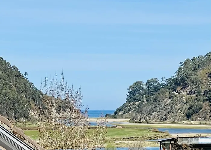 Penthouse Views Estuary And Mountains In Unquera