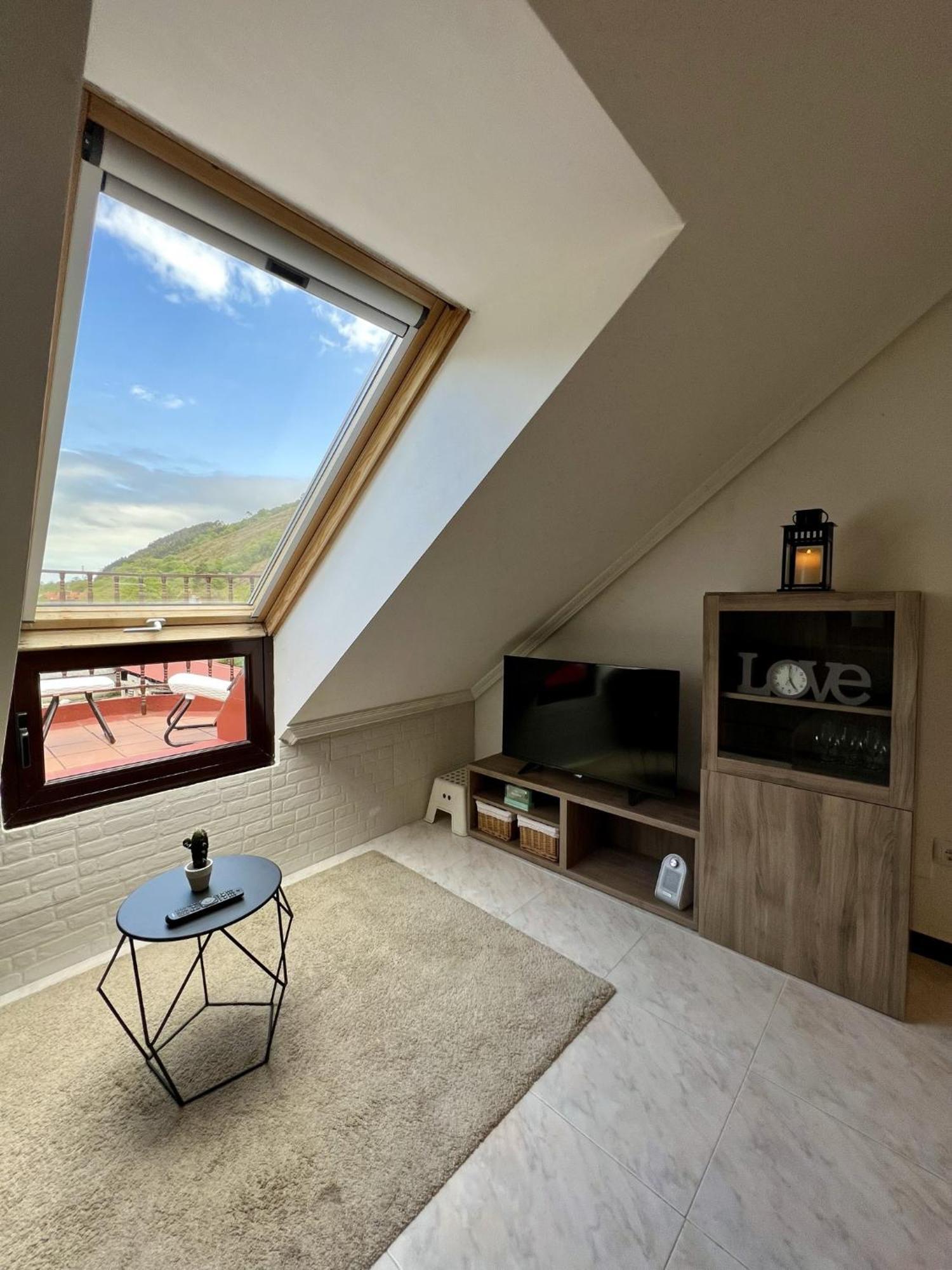 Penthouse Views Estuary And Mountains In